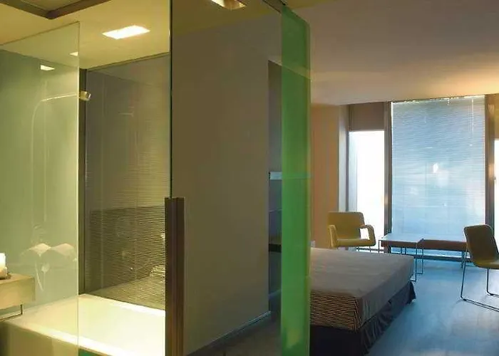 ソーホー ホテル 3*