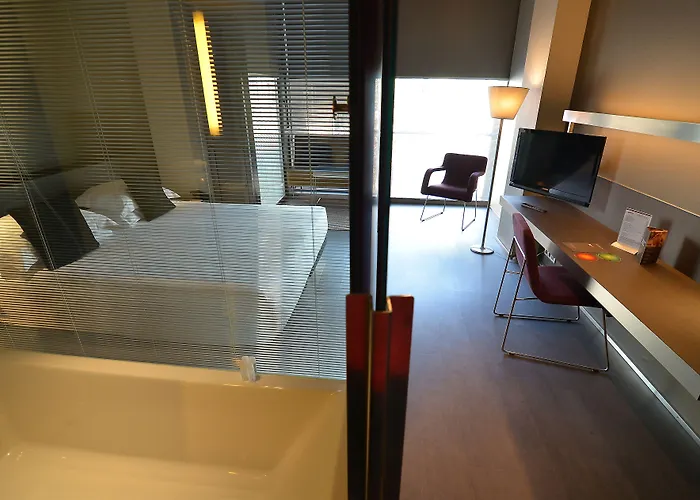 Soho 3*